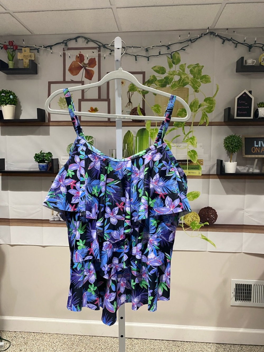 Tropical Floral Swim top in Blue  XXXL. No tag for brand.